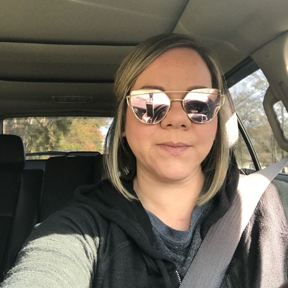 Meet your Posher, Alicia